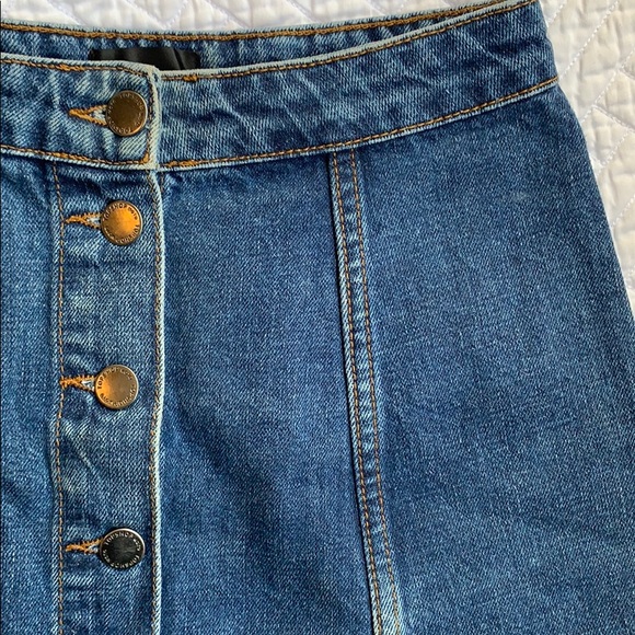 TOPSHOP button front hi waisted denim skirt - Picture 2 of 3